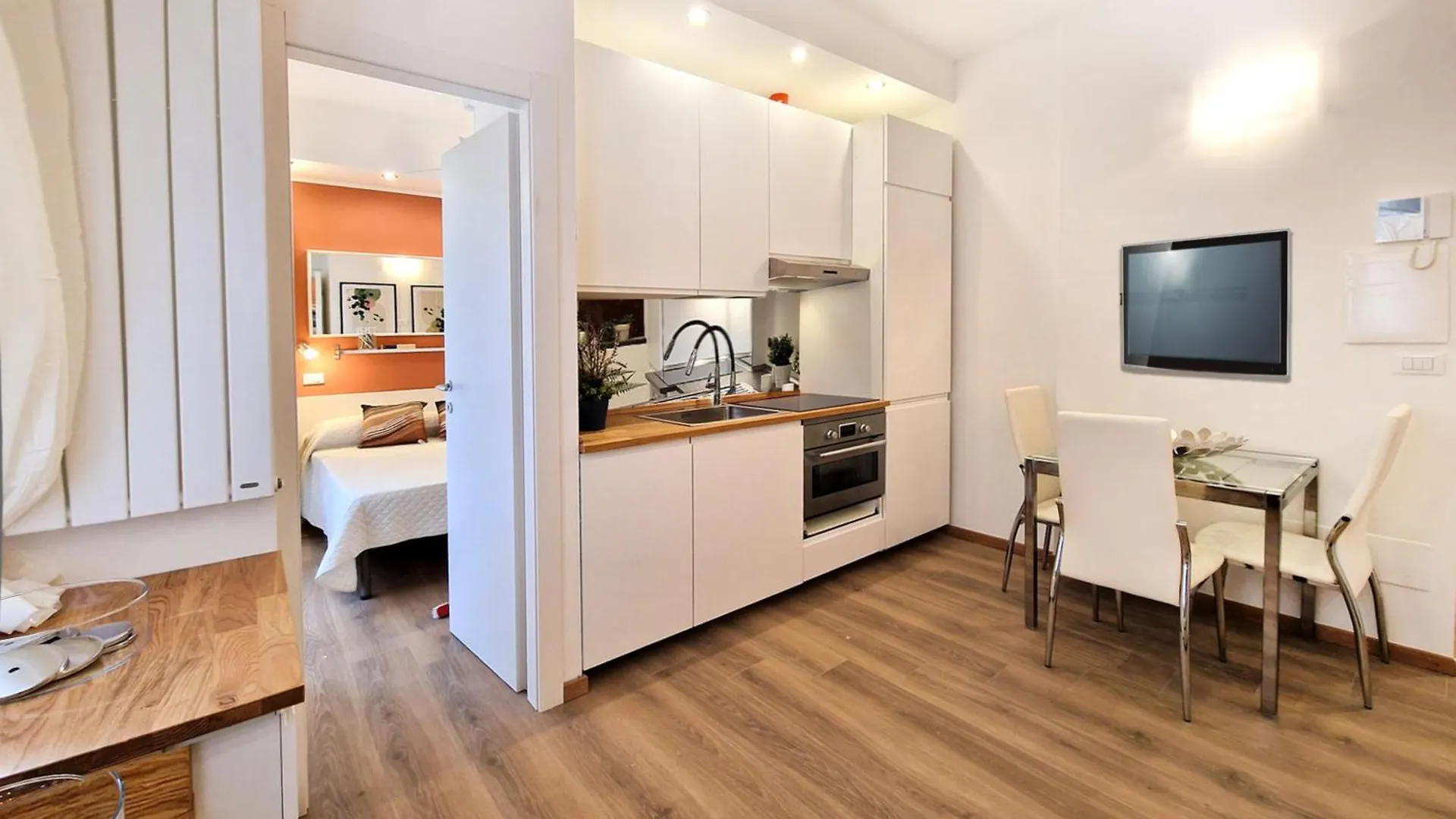 Genovesi Chic Studio - Affori Station Milan 0*,